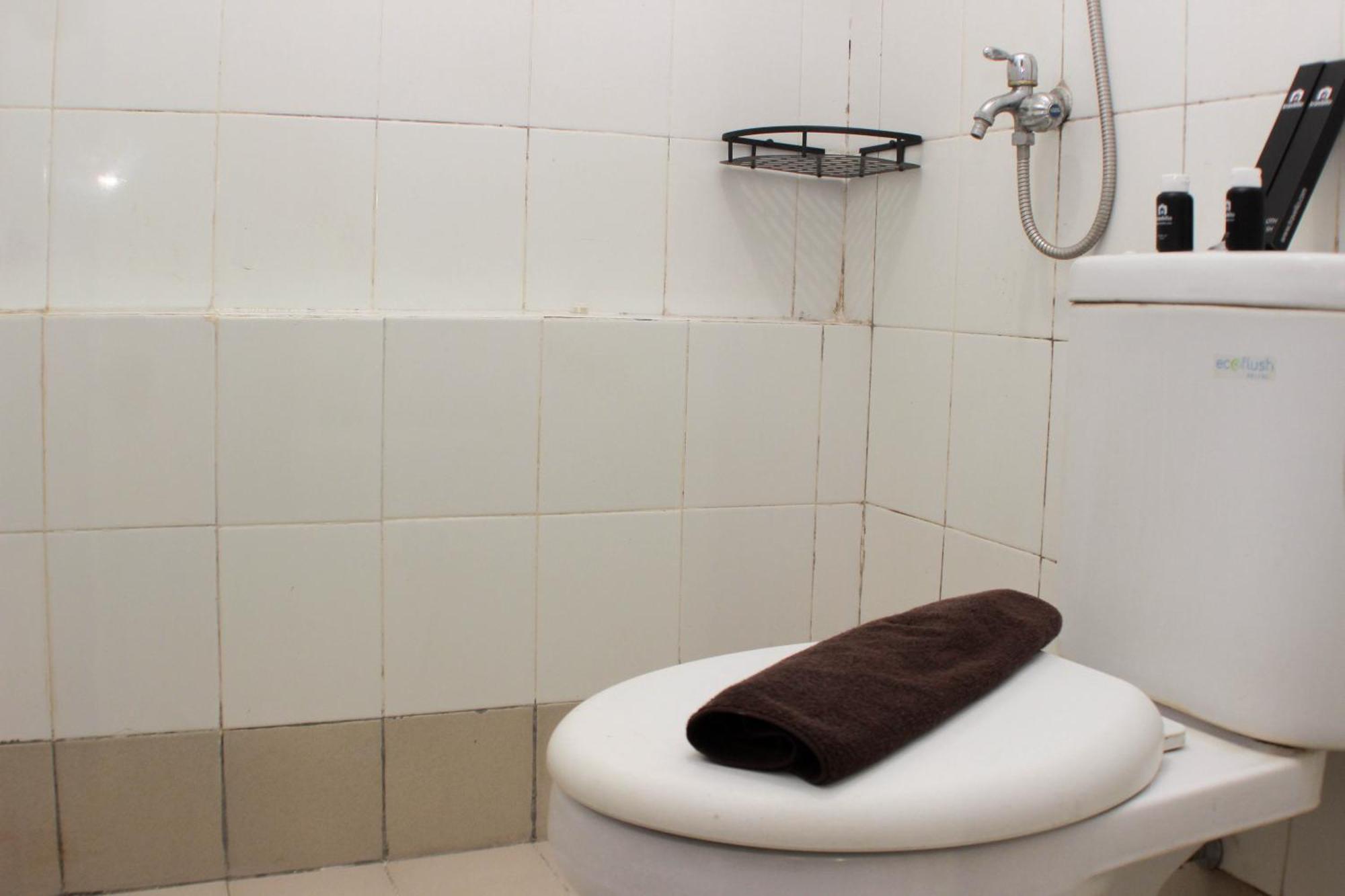 Comfort And Restful 2br At Bassura By Travelio