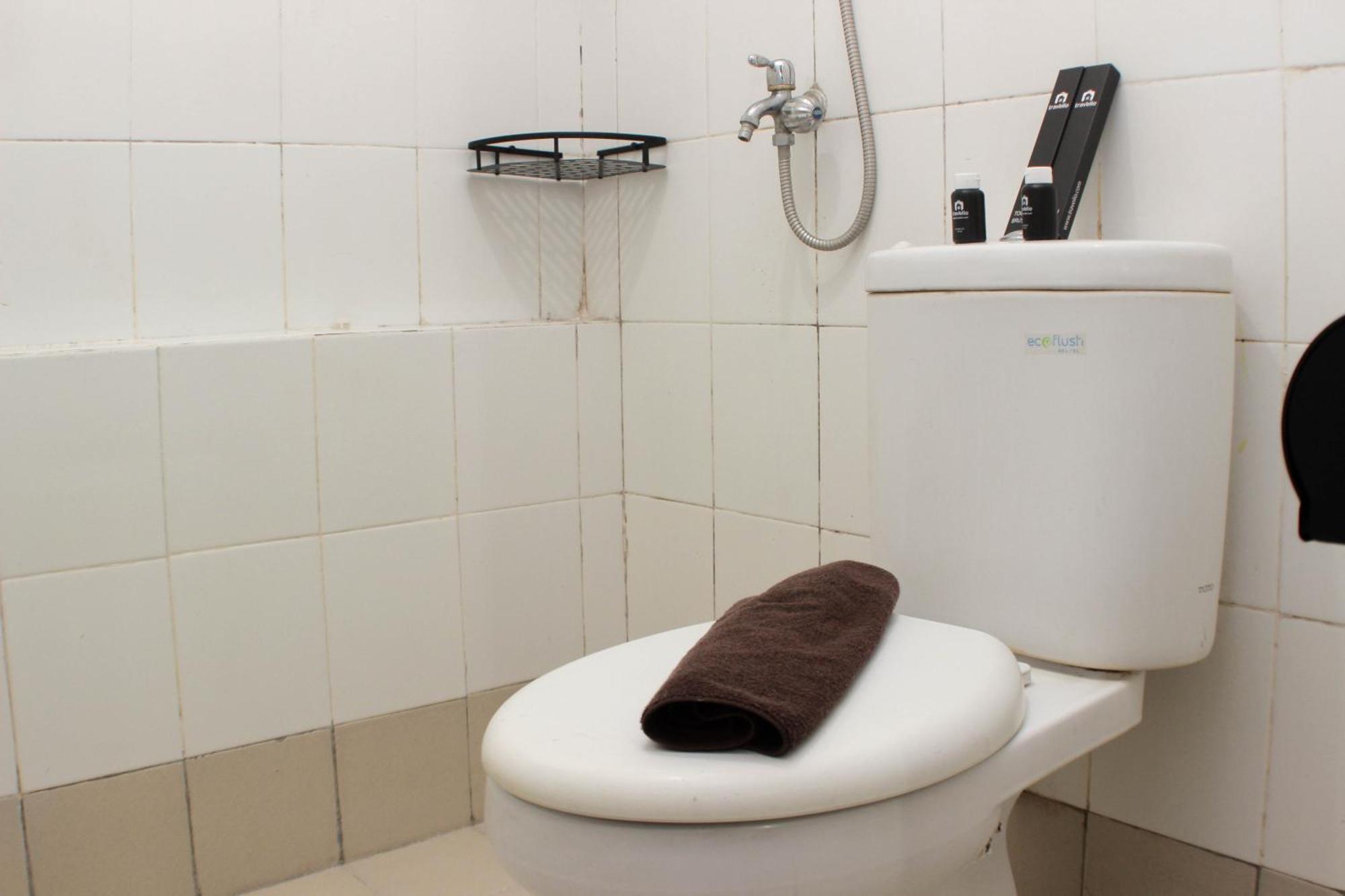 Comfort And Restful 2br At Bassura By Travelio *